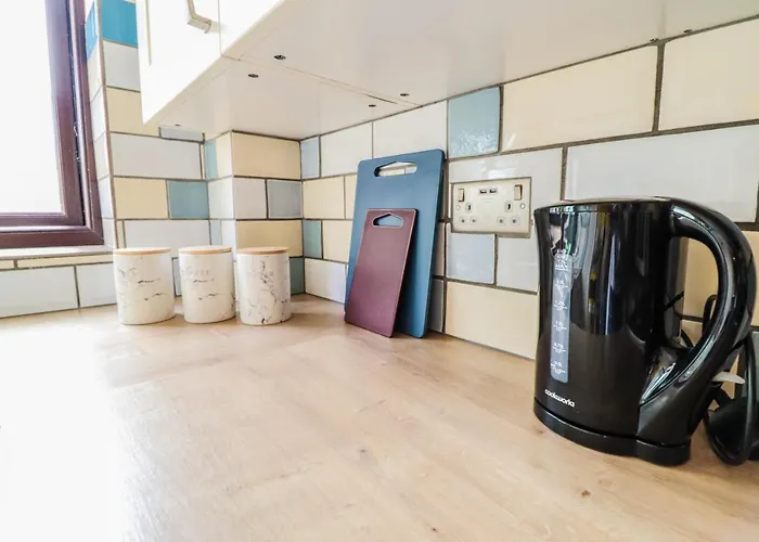 Spacious 1 Bed Flat-Free Parking