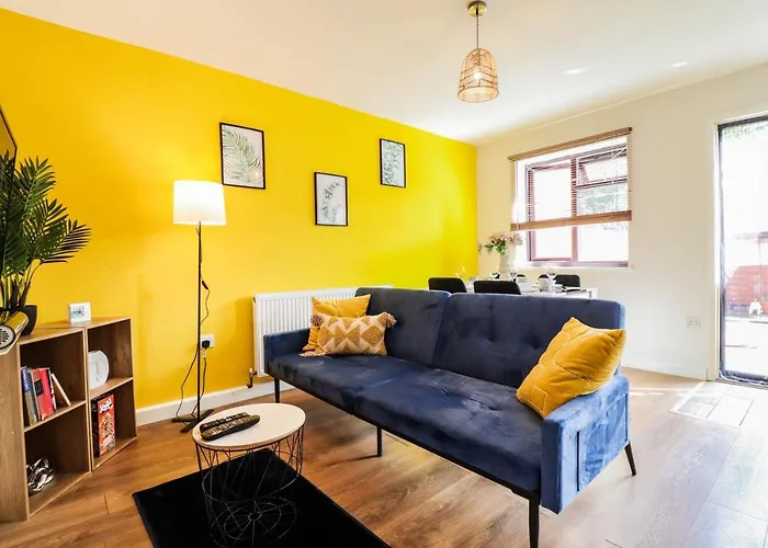 Spacious 1 Bed Flat-Free Parking