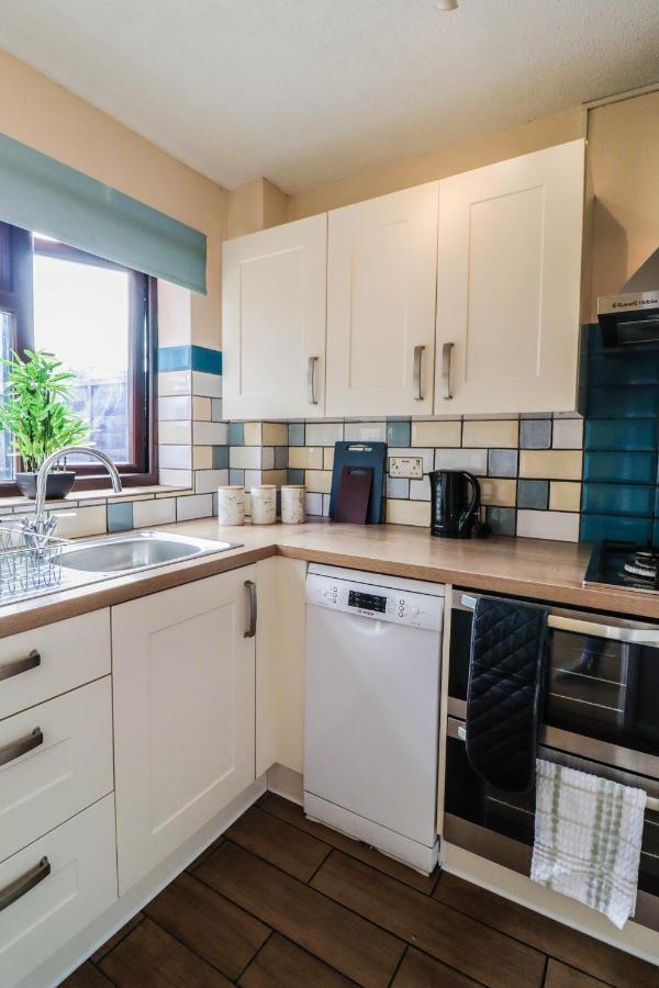 Spacious 1 Bed Flat-free Parking Apartment Hillingdon