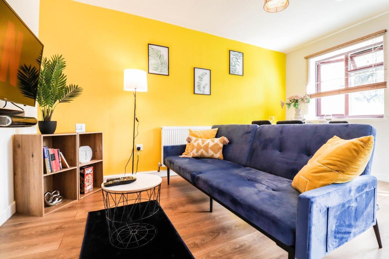 Spacious 1 Bed Flat-free Parking Apartment Hillingdon