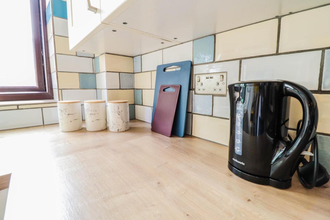 Spacious 1 Bed Flat-free Parking *