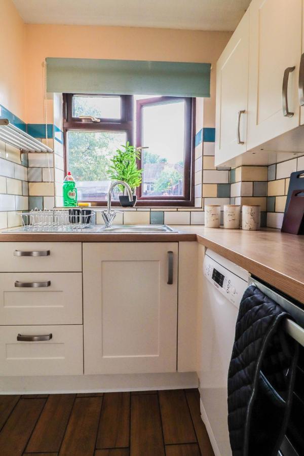 Spacious 1 Bed Flat-free Parking Apartment Hillingdon