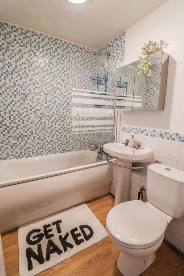 Spacious 1 Bed Flat-free Parking * Hillingdon
