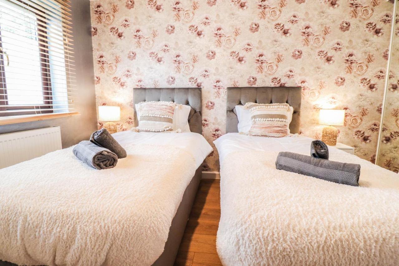 Apartment Spacious 1 Bed Flat-free Parking *