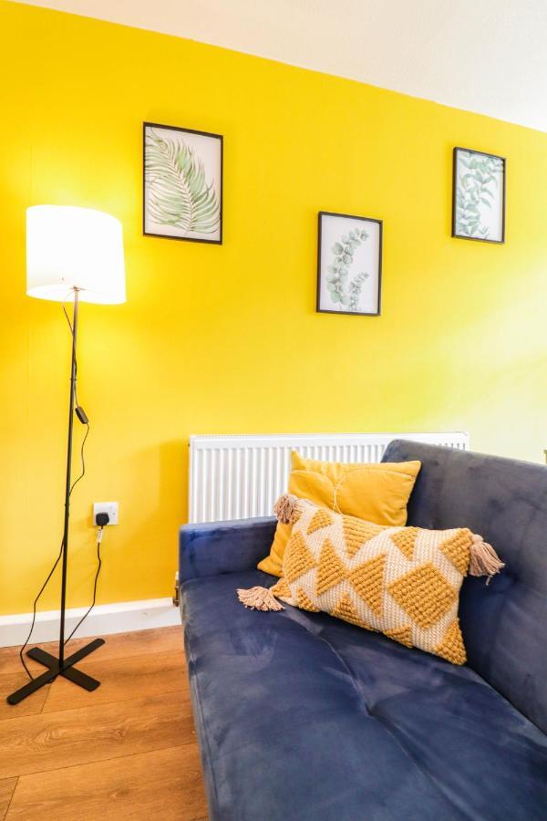 Apartment Spacious 1 Bed Flat-free Parking *