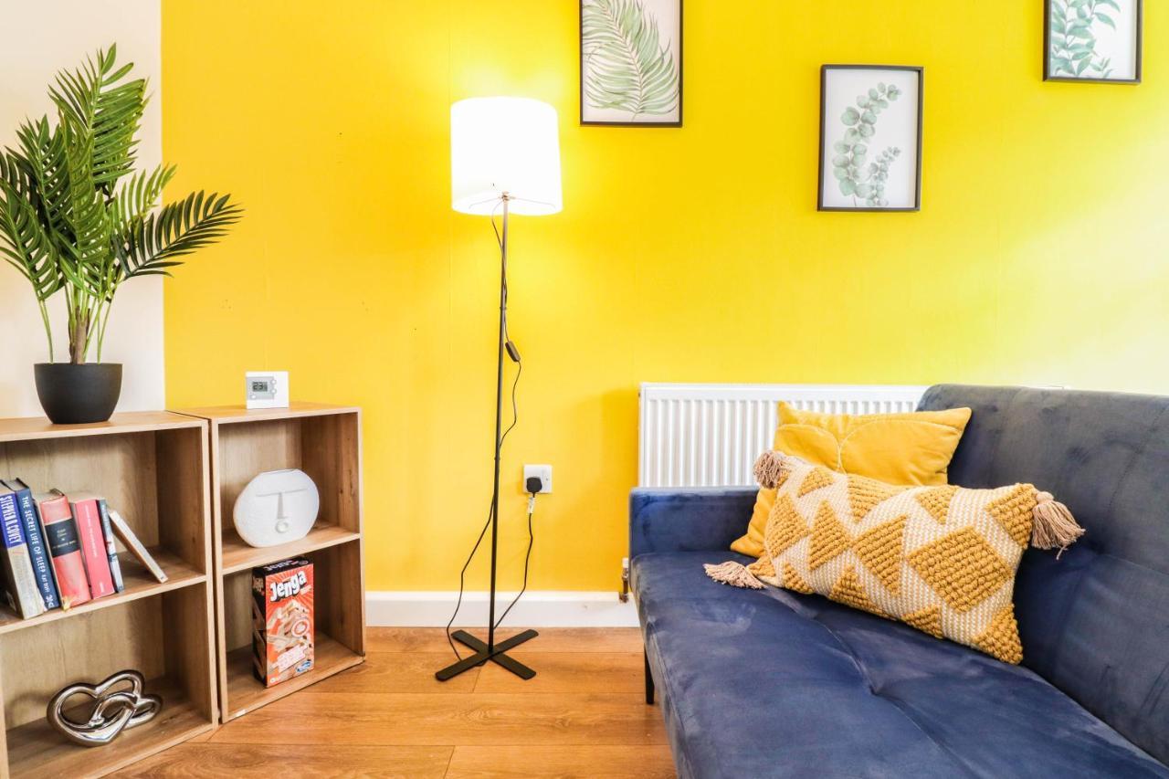 Apartment Spacious 1 Bed Flat-free Parking